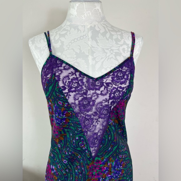 Vintage Vicotria’s Secret lingerie slip on size M - Picture 3 of 7